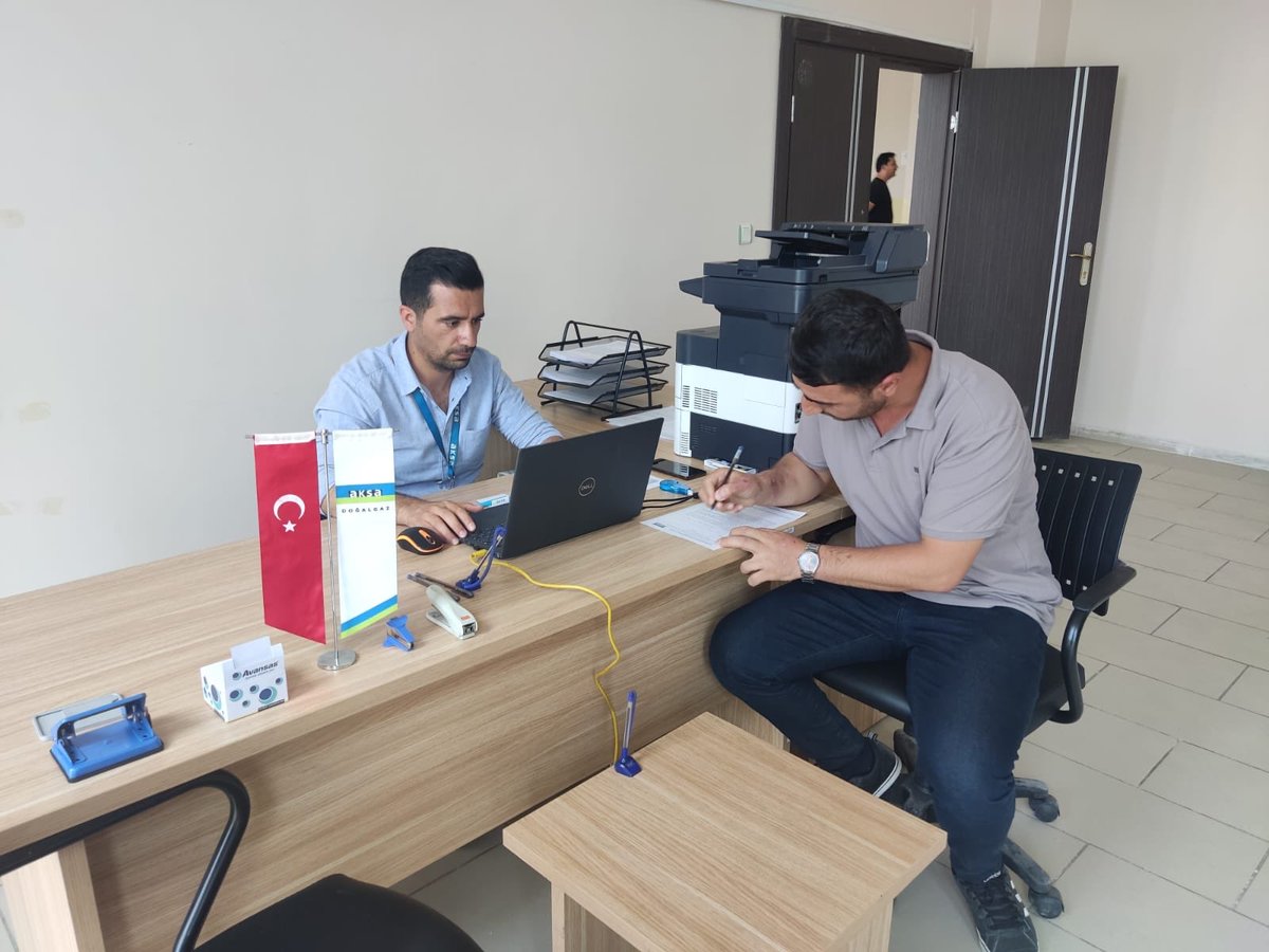 Genişleme Bölgesi kapsamında lisansımıza dahil edilen Patnos ilçemizde Doğalgaz Abonelik alım işlemleri başlatılmıştır.Patnos ilçemize hayırlı olsun. #herilçeyedoğalgaz <a href="/YASARARSLN1/">Yaşar ARSLAN</a> <a href="/alperkonyali/">Alper Konyalı</a> <a href="/musayipakyuz_/">Müsayip Akyüz</a> <a href="/Semihtasdemir4/">Semih Taşdemir</a> <a href="/DOGALGAZAKSA/">Aksa Doğalgaz</a>