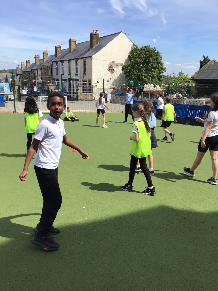 MissSChappell's tweet photo. Handball in the sun ☀️ https://t.co/KLrovg26zw