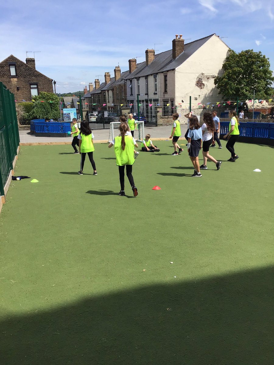 MissSChappell's tweet photo. Handball in the sun ☀️ https://t.co/KLrovg26zw