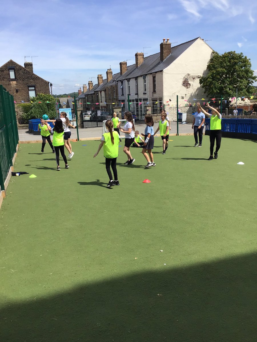 MissSChappell's tweet photo. Handball in the sun ☀️ https://t.co/KLrovg26zw