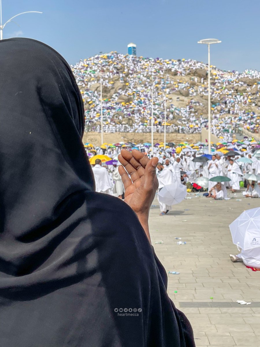 اللهُم لا تجعل هذا اليوم  يمضي إلا وقد أعطيتَ كُل منا مُراده ، ورويت قلوبنا بفيض كرمك ، وحققتَ لنا ما كُنا نظنهُ مُستحيلاً يالله

 #اليوم_العظيم