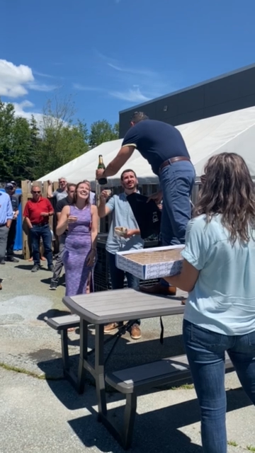 MetOceanT's tweet photo. This week, the #MetOceanTeam kicked off summer with a visit from local food truck Miller’s Gourmet Kettle Corn! 🎉🍿

We had a great time bringing everyone together, and even had the chance to celebrate the exciting engagement of two of our MetOcean staff! ✨🥂

#LifeAtMetOcean https://t.co/MUomWQvgit