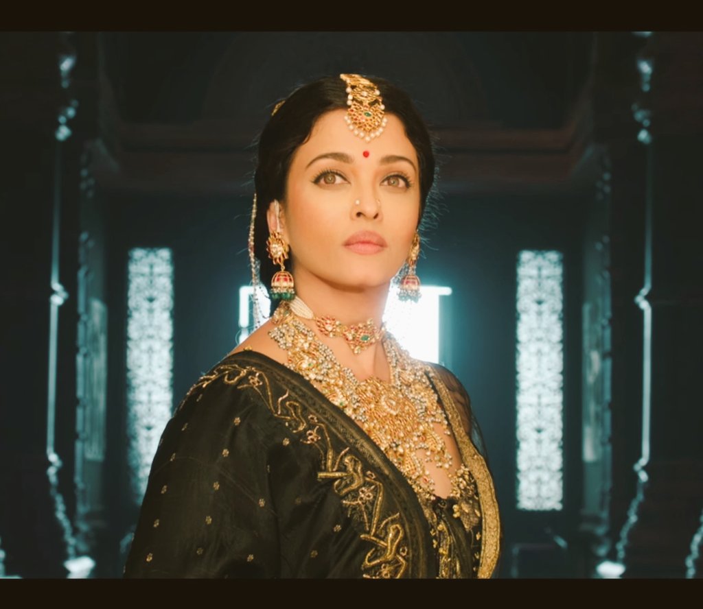 AbbyView06's tweet photo. Totally awestruck by the awesome teaser of #PonniyinSelvan 
The grandeur, the beauty and the Amazing vfx in the #PonniyinSelvanTeaser 
And also watching #AishwaryaRaiBachchan after a long time...treat to the eyes
Totally worth it 👌 https://t.co/bIluHQK791