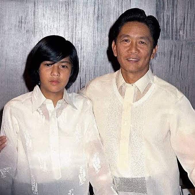 kelly_benjun's tweet photo. FATHER &amp; SON ang tunay na may malasakit sa bayan.❤✌🏻 saludo ang sambayanang pilipino sa inyo.
MABUHAY ang bansang PILIPINAS https://t.co/06p0NXrsdg