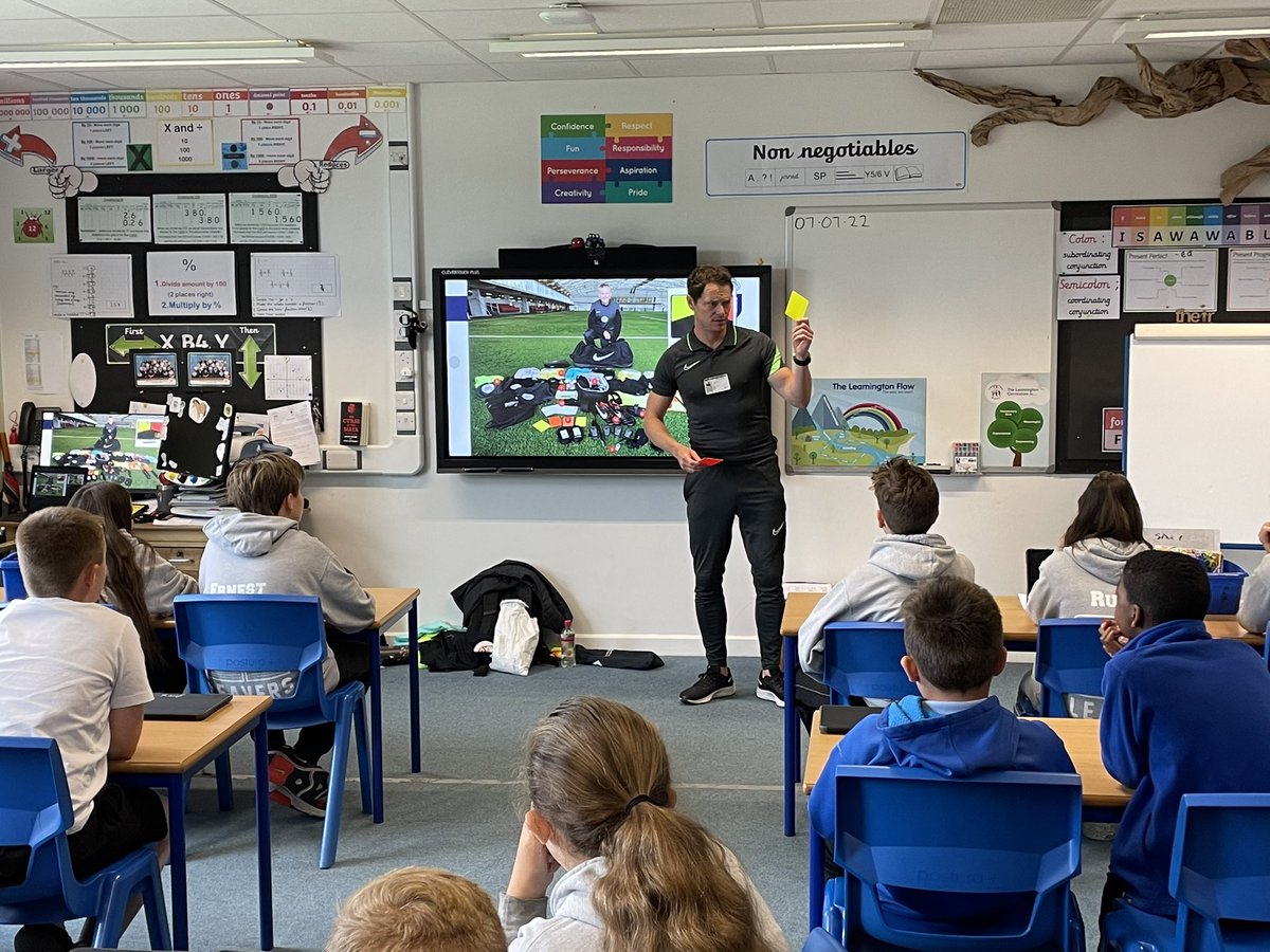 LeamingtonPhys1's tweet photo. What a fantastic experience day for our @LeamingtonPAFHT Y6 pupils with @premierleague referee Darren England @FA_PGMOL ⚽️ #teamwork #workingunderpressure https://t.co/9mpBFfa4a8
