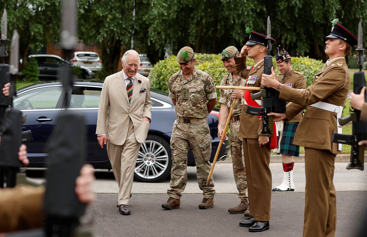 ClarenceHouse's tweet photo. As Colonel in Chief of @Army2MERCIAN, The Prince of Wales has visited Weeton Barracks in Lancashire to meet with members of the Battalion before it is amalgamated with the 1st Battalion. 🎖 https://t.co/KFOjvPjYLU