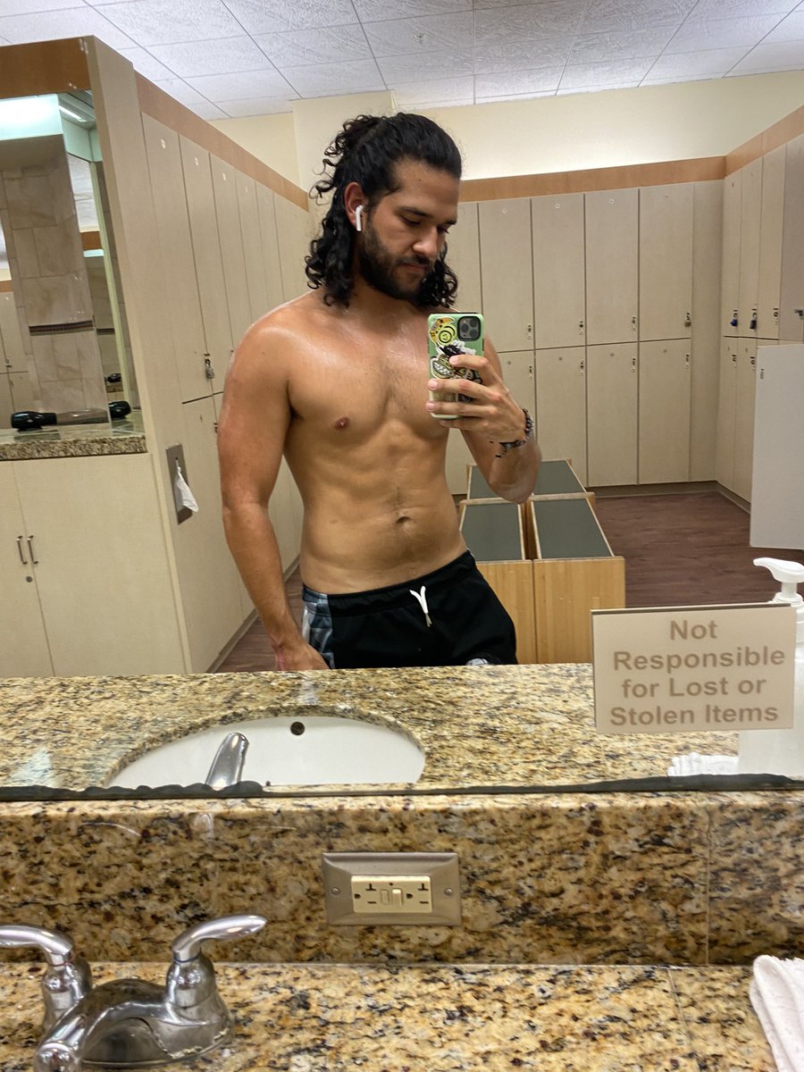 theswolesurfer's tweet photo. Not responsible for lost or stolen items. #stayswole #cultofswole https://t.co/RnVuMsBC3J