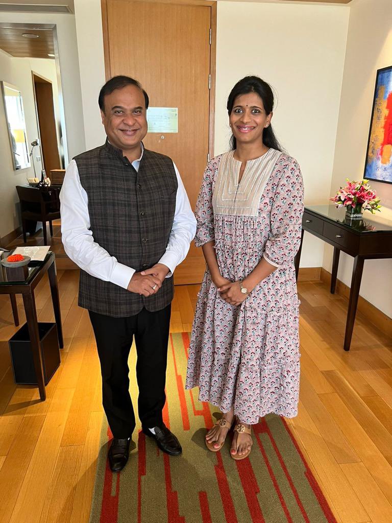 SnigdhaDk's tweet photo. With @himantabiswa ,honourable chief minister of Assam. 
It was a pleasure meeting you sir. https://t.co/mjlxamjWnc
