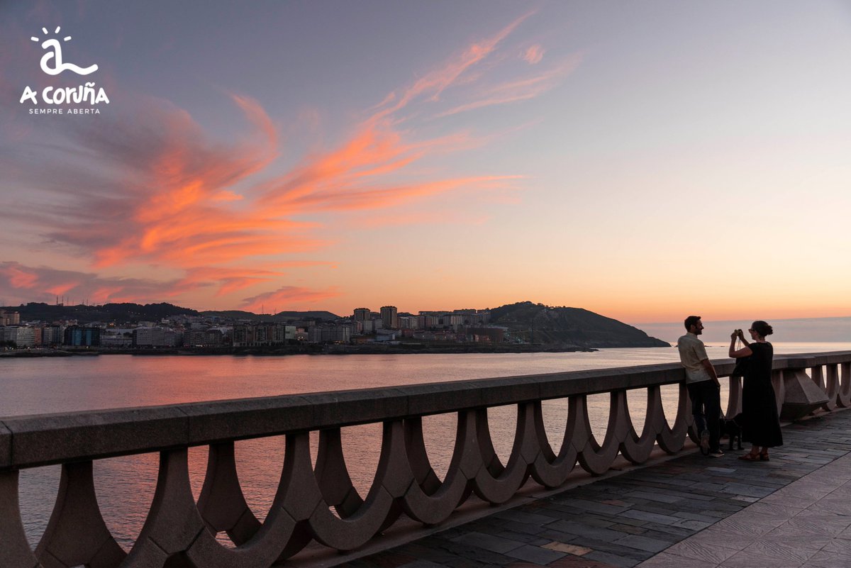 Os mellores solpores non se ven unicamente desde a praia. Desde o noso paseo poderás marabillarte con estampas coma esta 😍.

#VisitCoruna
