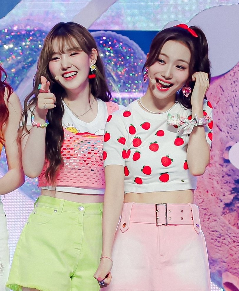 YOUNGCHAEFEED's tweet photo. they're so cute 🥹🫶 https://t.co/plK5GshUO3