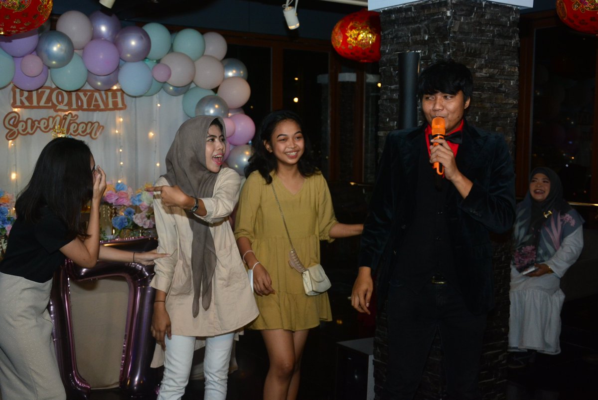 Hamkahamied's tweet photo. MC Birthday Party Sweet Seventeen
Ala Pribumi Muslim https://t.co/50RGt9SZRi