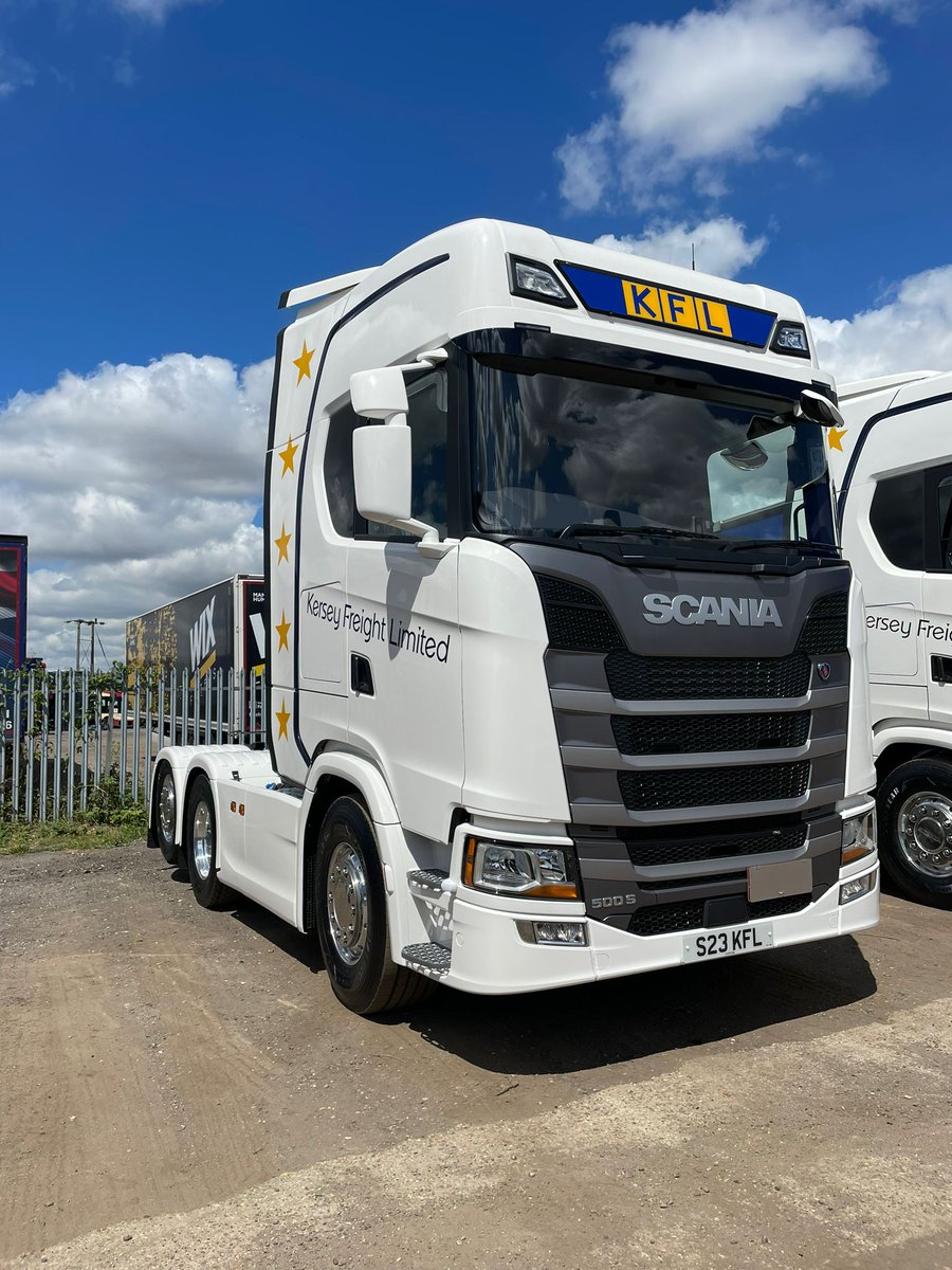 KerseyFreight's tweet photo. Welcoming Trucks S23 KFL &amp; S600 KFL! #friyay 

#scaniauk #scaniatrucks #trucks #driverswanted #Transportation  #heavygoods #teamkersey #haulage #ukfreight #transport #supplychain https://t.co/6CqDMPACKT
