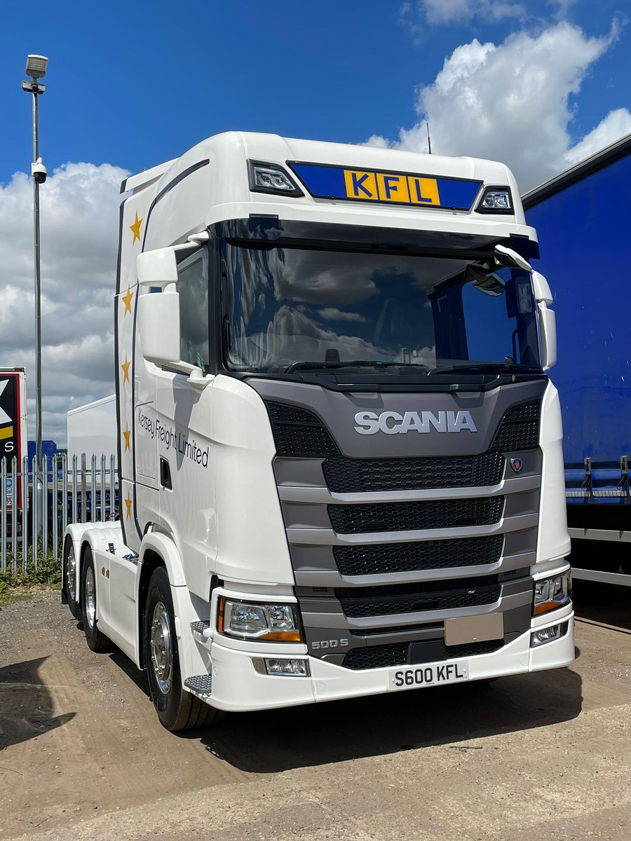 KerseyFreight's tweet photo. Welcoming Trucks S23 KFL &amp; S600 KFL! #friyay 

#scaniauk #scaniatrucks #trucks #driverswanted #Transportation  #heavygoods #teamkersey #haulage #ukfreight #transport #supplychain https://t.co/6CqDMPACKT