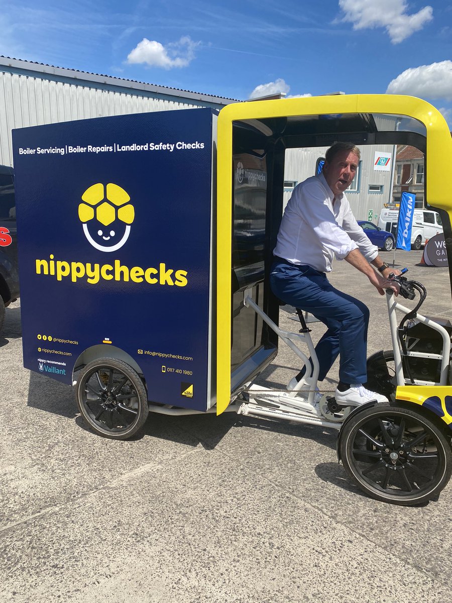 whatsonbristol's tweet photo. @PHCParts #bristol #openingevent #energysaving #heating #renewables #harryrednapp https://t.co/xUh19fGUcG