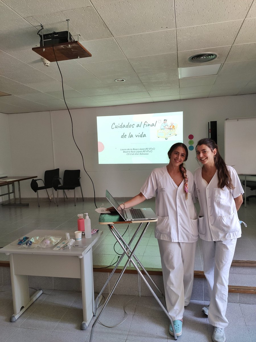 CSCollR's tweet photo. Laura y Bea, nuestras R2 de EFyC exponiendo su última sesión como residentes. Gracias por todo lo que nos habéis enseñado y por las ganas que le habéis puesto a todo. #paliativos
@apmallorca @ibsalut https://t.co/VKwFECpSM4