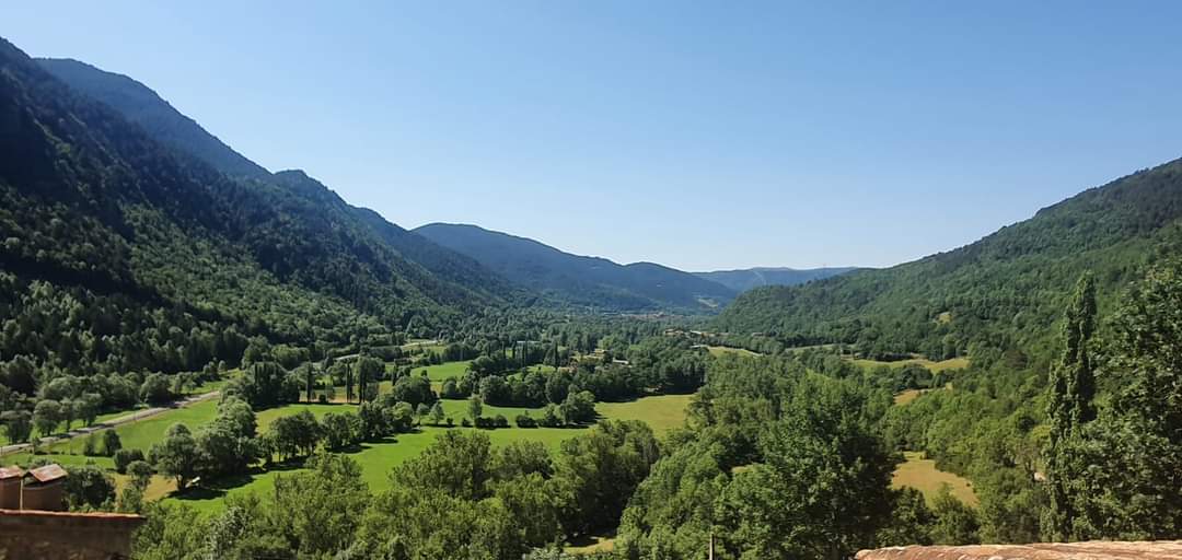 PuntoPirineos's tweet photo. Hace un año se recuperó el antiguo #Caminodesantiago entre Aragón Cataluña y Francia.
De Saint Bertrand de Comminges al Valle de Arán y Aragón por término #Montanuy hasta #Obarra y hasta ramal de Cataluña en Berbegal. https://t.co/JwmL5B2hIu
#caminodelnorte https://t.co/cgFuI7UYkT