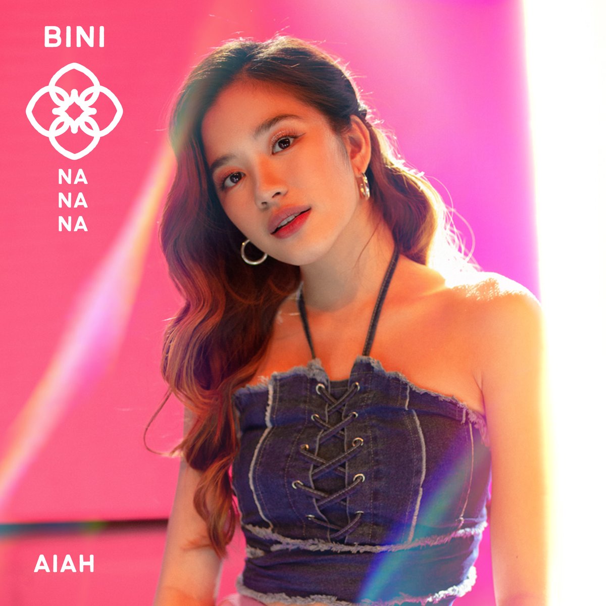 nanayjeans's tweet image. logo with individual teasers! (2/2)