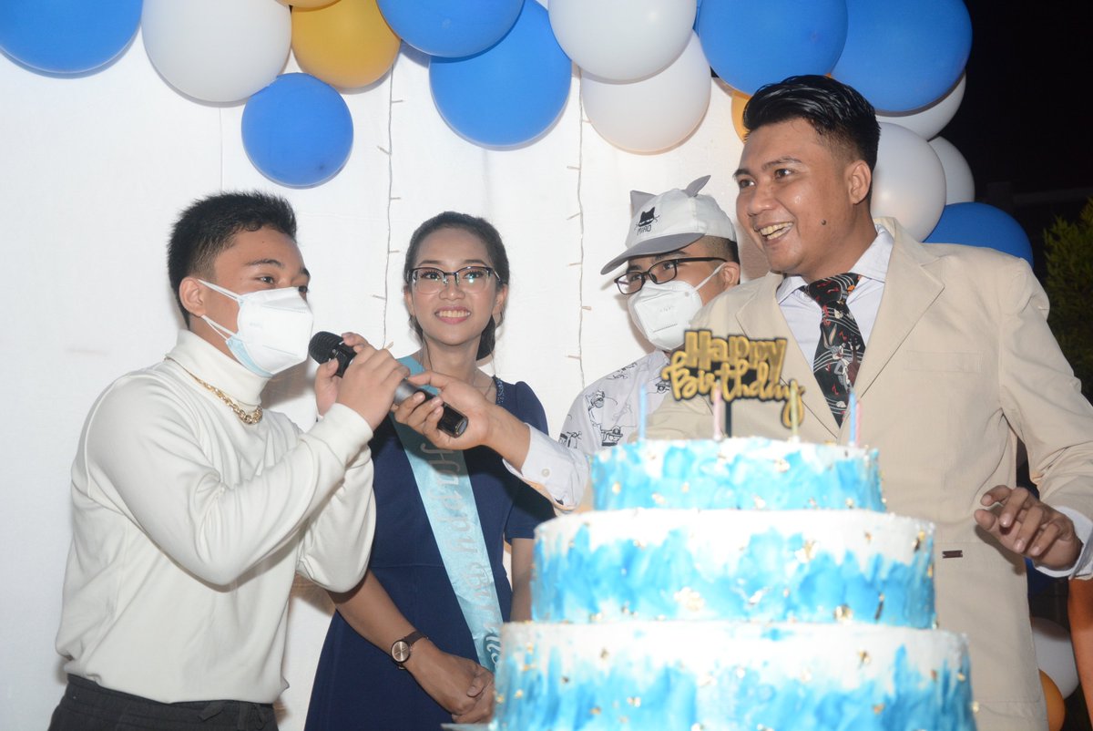 Hamkahamied's tweet photo. MC Birthday Party
Sweet Seventeen
Ala Chinese https://t.co/kM9bpgfUlT