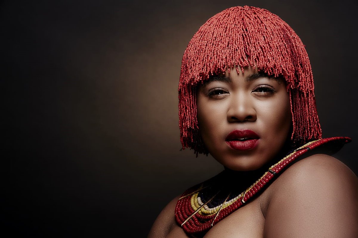 CapricornFM's tweet photo. The #CapricornSoul is about to get HOTTER as the legendary @thandiswamazwai takes it to another level, @uncleTS1 features her on #TheProfileCorner this afternoon.

NEXT | Listen in via the DStv Audio Bouquet channel 884. https://t.co/3Uwbq3POwb