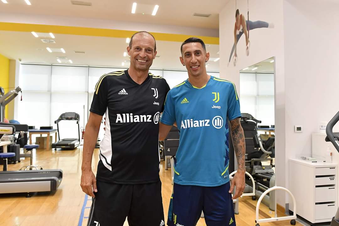 JuventusFR_'s tweet photo. El Fideo 🔥🔥🔥 #Juventus https://t.co/kjA8yF5qxZ