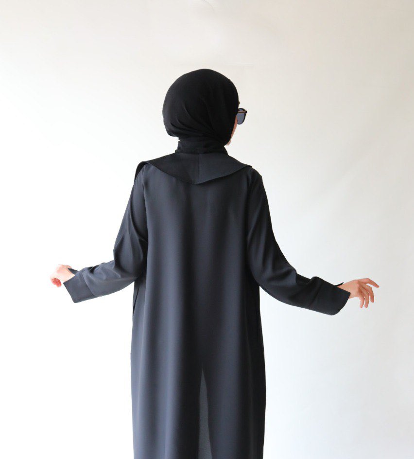 Stilinizi güçlü kılacak detaylarıyla Cool Abaya.. 
Tükenmeden şimdi satın al!