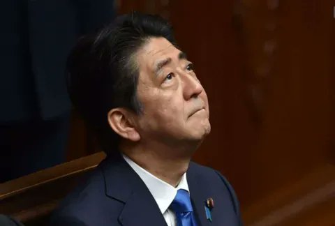 baohanyu1's tweet photo. I express my deep condolences for the attack on Shinzo Abe, but I also hope the dead and their relatives forgive the suspects and do not hold them accountable. After all, that is history
对于安倍晋三的遇袭表示哀悼，我也希望死者及其亲属原谅嫌疑人，不要追究责任。毕竟那已经是历史了 https://t.co/nxALrKrHQg