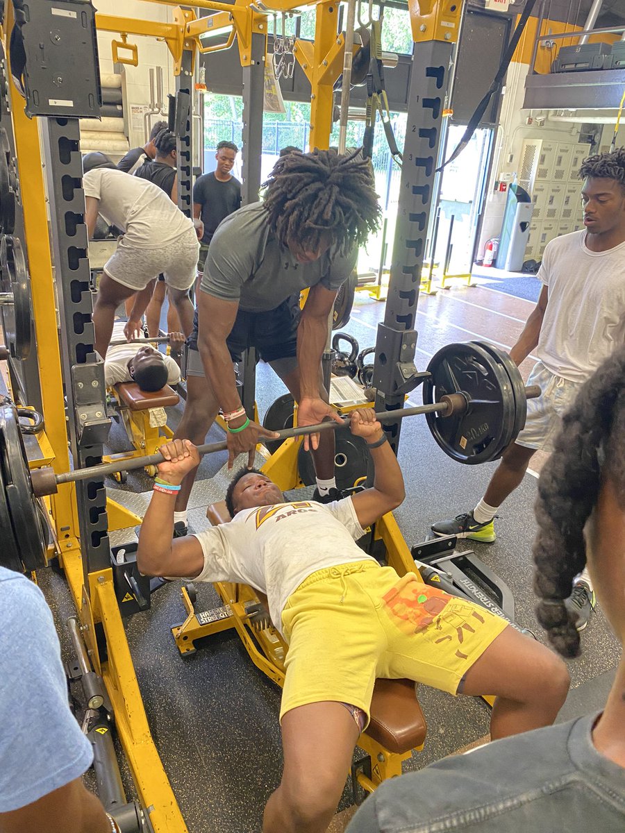 ArcFitPerform's tweet photo. Putting in the work!!! #HonorTheArc ⚡️ https://t.co/fERvxiulFh