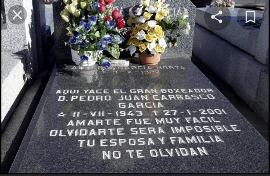 curcummina's tweet photo. Estuvo 18 meses sin hablarle. DIECIOCHO MESES.
La última vez que lo vio vivo fue para dejarlo destrozado.
Cuando ha vuelto a hablar de él, lo ha dejado de borracho y pegón ante millones de personas. Y ahora quiere profanar su lápida.
Es monstruosa. #YoMeRebelo8J https://t.co/jza35NprtC