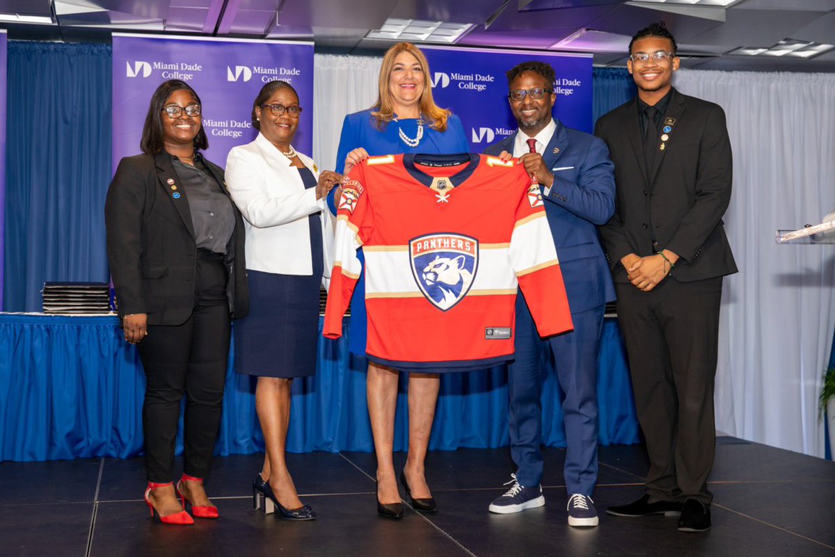 It was a wonderful night celebrating MDC’s 2nd annual #RisingBlackScholars class! As a catalyst for providing access to education, this program will prepare students with the knowledge, resources and skills for success. I’m excited to see them excel in our community. #BeMDC