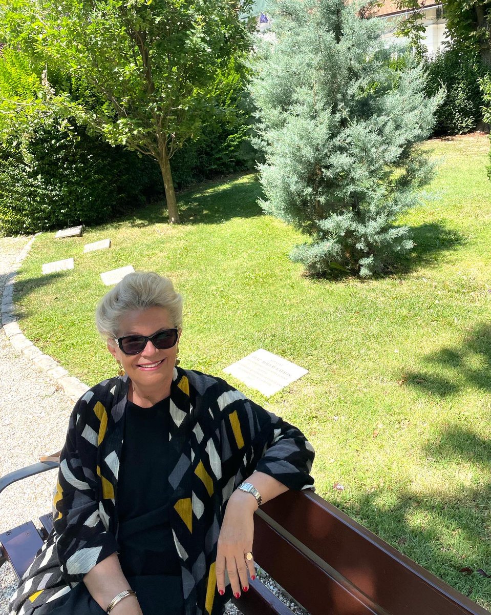 Always a joy to visit my tree I planted in the Tagore Park Balatonfüred on the occasion of the 20th Anniversary of the Salvatore Quasimodo Poetry Festival. #poetrycansaveus #unescopresidency @ig_balatonfured