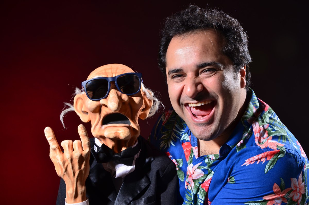 leoradiofobia's tweet photo. Anota já aí: segunda às 20h30 eu @principevidane @jessicabertol @JeftherBarbosa e @juliomacoggi vamos bater um papo AO VIVO com @warleysantana de volta ao @radiofobialhes desde março de 2011 em mais um episódio da série REPLAY!

Esperamos você no chat!

https://t.co/Eg5UVv6IKH https://t.co/b1lLgLA68U