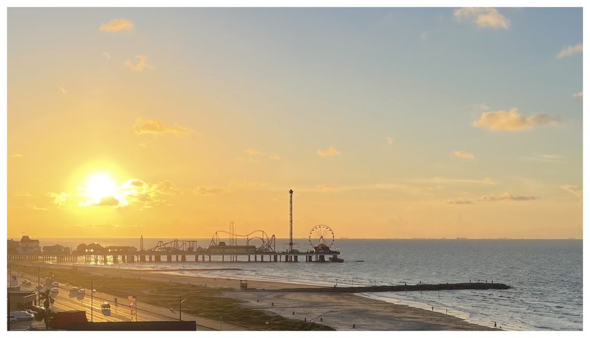 StevenDycus's tweet photo. Sunrise Pleasure. The Historic Galveston Pleasure Pier (Amusement Park) in sunrise silhouette. #Texas #Galveston #Sunrises @GalvestonIsland @TravelTexas @TravelLeisure @Tripadvisor https://t.co/AWFXCcMPwv