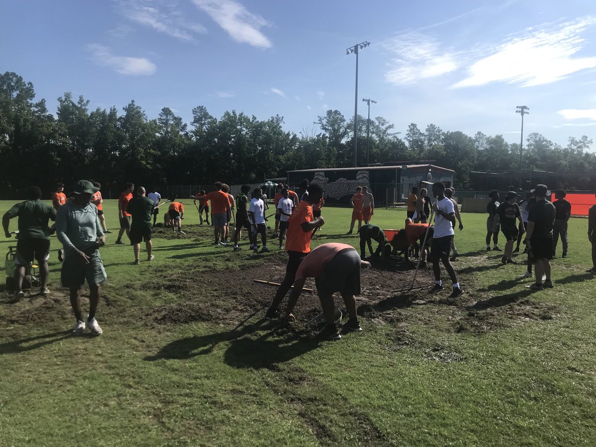 Mandarin High Sports (@mhssportszone) on Twitter photo Huge thanks to the β¦<a href="/Mandarin_HS_FB/">Mandarin HS Football</a>β© coaches and athletes for their hard work this morning prepping our practice field for a nice face lift. Go Mustangs! Huge thanks to the β¦<a href="/Mandarin_HS_FB/">Mandarin HS Football</a>β© coaches and athletes for their hard work this morning prepping our practice field for a nice face lift. Go Mustangs!