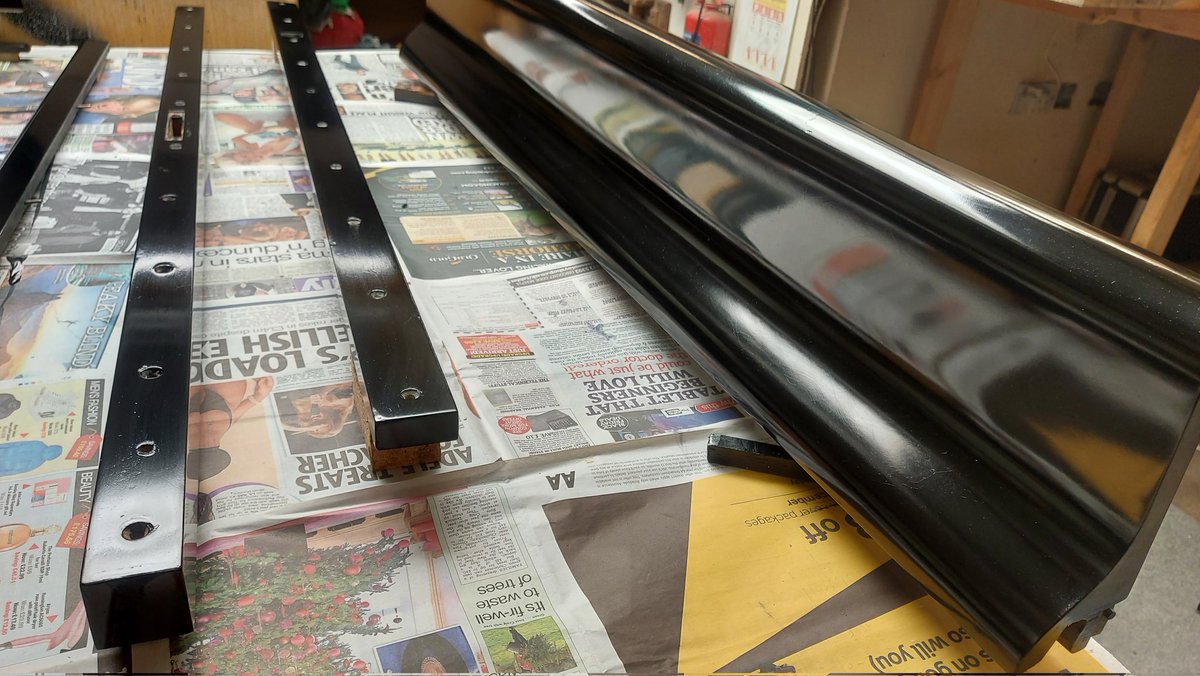 Another scorcher of a day and work continues on the steinway.  Lovely to breathe a little new life into the old surface whilst still retaining a little of the character it's developed over the years

#frenchpolish #steinway #thepianoworkshop #passionforperfection #northyorkshire