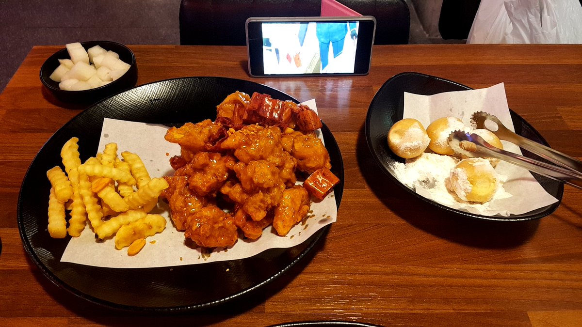 choiggogi's tweet photo. 냠냠 떡볶이는 먹느라 못찍었네 https://t.co/p9Bwmh7QZV