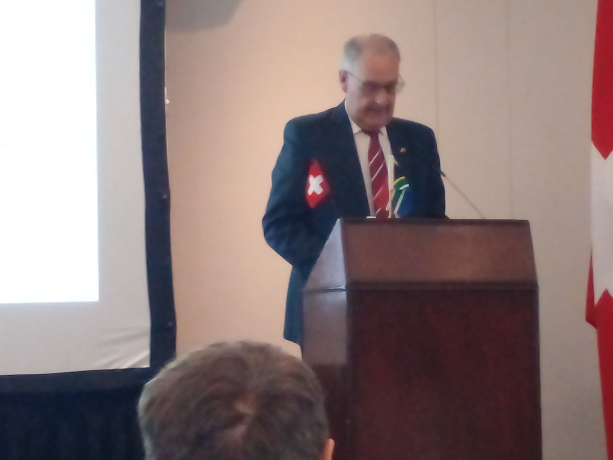 SolveItAfrica_F's tweet image. Seen here is our founder @ZweliKINGDlomo + with the Stefan Lauber the MD @ifundisa,H.E Amb Dr Nicolas Bruhl @Switzerland_SA,Ms @gugumfuphi and H.E Min @ParmelinG at a Swiss South Africa Business Forum event with captains of industries+Gov @TauParks @GautengDED #SkilsDevelopment