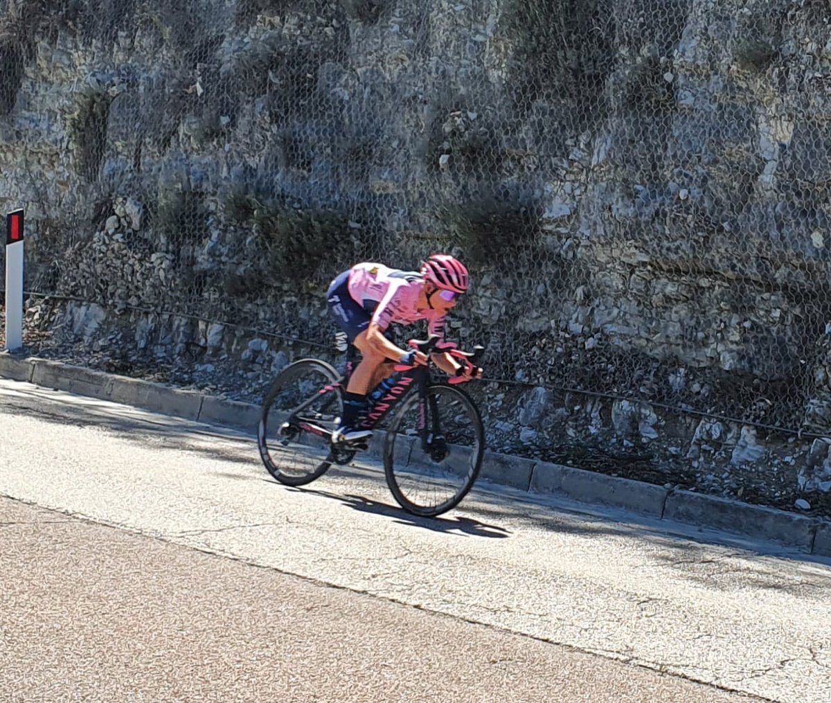 Mooi om Annemiek van Vleuten in actie te zien in de Giro Donne. Imponerende en ijzersterke overwinning.