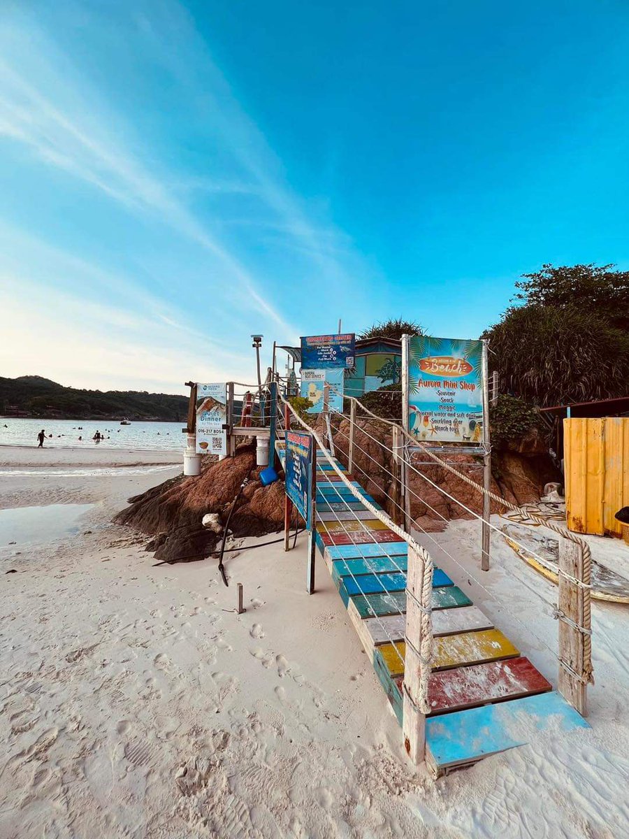 TravelJimat's tweet photo. Sapa yang tengah plan nak pergi pulau Rendang boleh follow itinerary ni:

Perjalanan kami bertiga bermula pda 27hb June 10mlm dari Batu Pahat,Johor tiba di Kuala Terengganu lebih kurang jam 0430. https://t.co/rX5dJvedzf