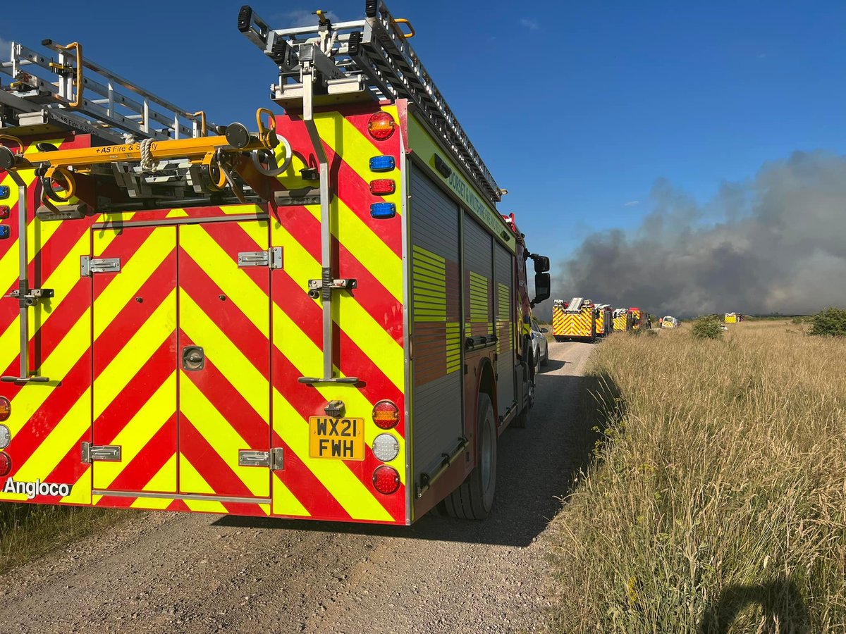 DWFireControl's tweet photo. As the weather is hotting up once again, many alerts are being issued about heath/wildfire risk. Please refrain from having any BBQs or bonfires near any heath/woodland as it only takes a few stray embers to start a wildfire! #protectourcountryside #thinkaboutothers🚨🚒🔥 https://t.co/3bJbO8Y8s2