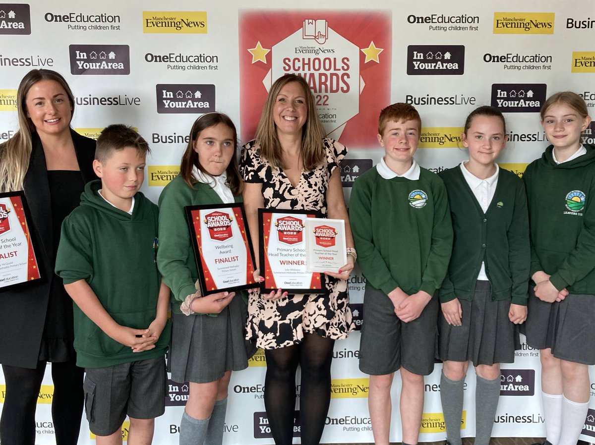 EETCEO's tweet image. A huge well done to Mrs Whittaker who won the Headteacher of the Year Award at the MEN Awards. A great recognition of her amazing achievements at Summerseat. #MENSchools2022 #proudCEO #amazingheadteacher #doallyoucan #teamepworth