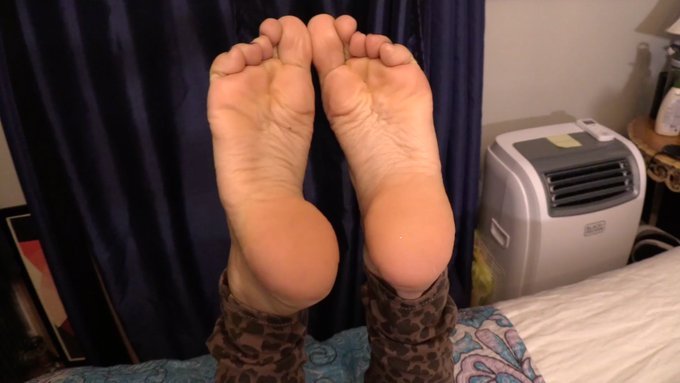 New video update "Smelly Wrinkled Soles" Available for purchase at https://t.co/8joftlcpq0 https://t<a href="/tag/giantess"class="tags"><span>#giantess</span></a>