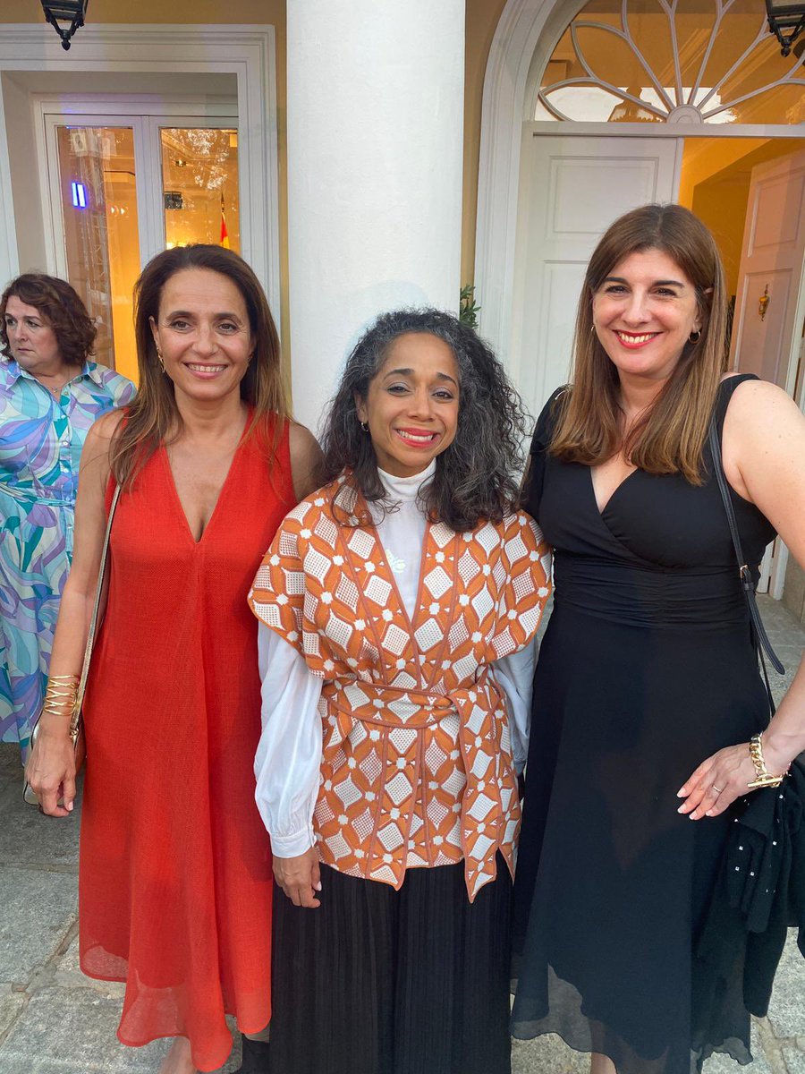 Schiller International University tweet media