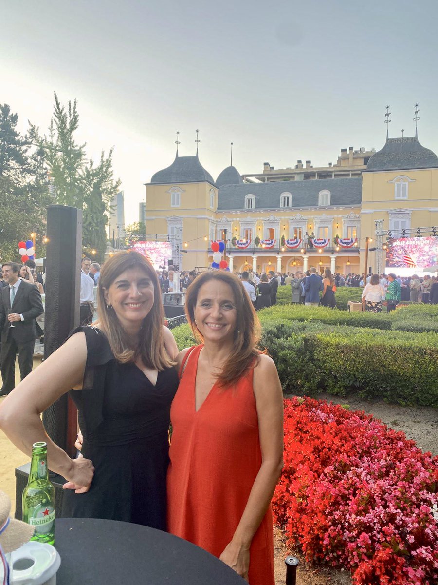 Schiller International University tweet media