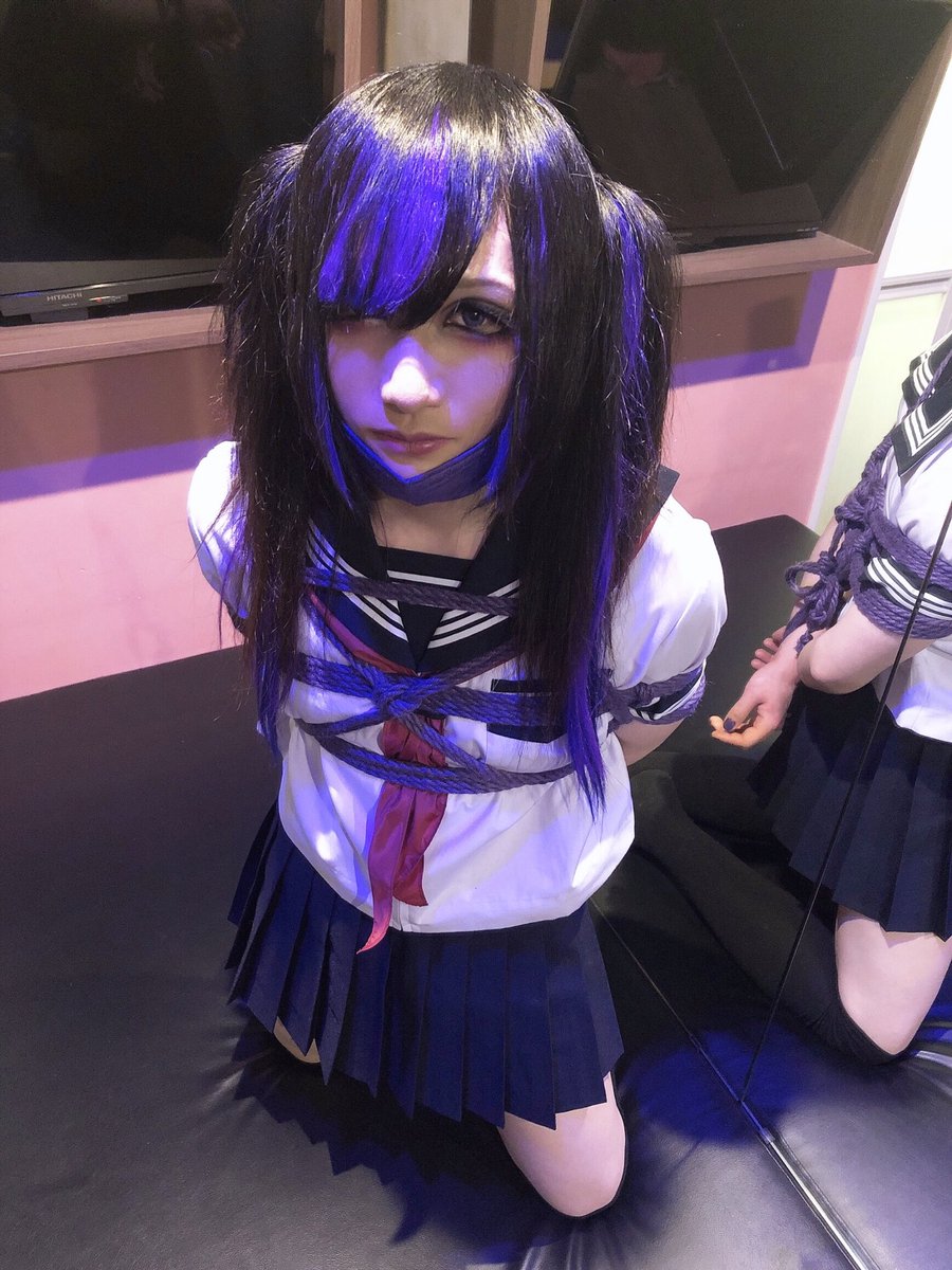 お久しぶりです。
本日7月8日は #縄の日 らしいです。
#緊縛 #拘束 #縛り #縄 #セーラー服 #V系

m.youtube.com/channel/UC8bWV…