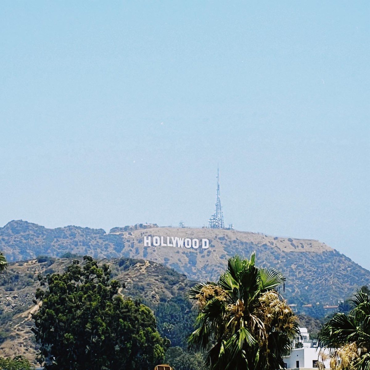 Every time I come here I'm so shocked at the confidence boost you get from being in a big city compared to a lil place where if you stand out it's a negative. Never feel hotter than when I'm in LA. God bless America lol 🇺🇸🌴☀️