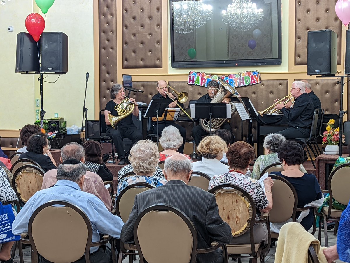 TheNewYorkPops's tweet photo. Some of our New York Pops musicians performed for the Rego Park Senior's Club last week in Queens. Thanks for being such a great audience, we had a lot of fun!
#popsed #communityengagement #summer #music https://t.co/md4iz3V8uO