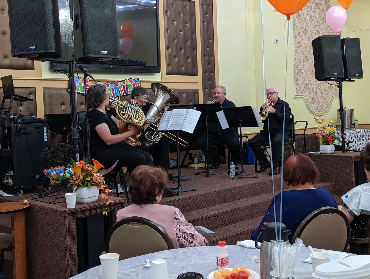 TheNewYorkPops's tweet photo. Some of our New York Pops musicians performed for the Rego Park Senior's Club last week in Queens. Thanks for being such a great audience, we had a lot of fun!
#popsed #communityengagement #summer #music https://t.co/md4iz3V8uO