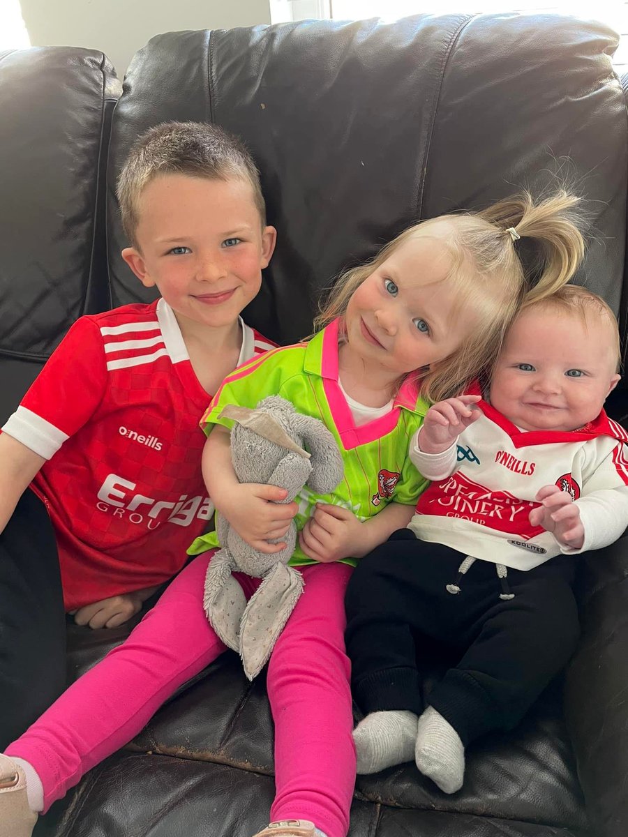 MKBurke1's tweet photo. @officialgaa @Galway_GAA @Doiregaa @CavanCoBoardGaa @westmeath_gaa @CrokePark Enda, Isla and Shéa Burke all cheering on Derry! https://t.co/1X14dEPUAX