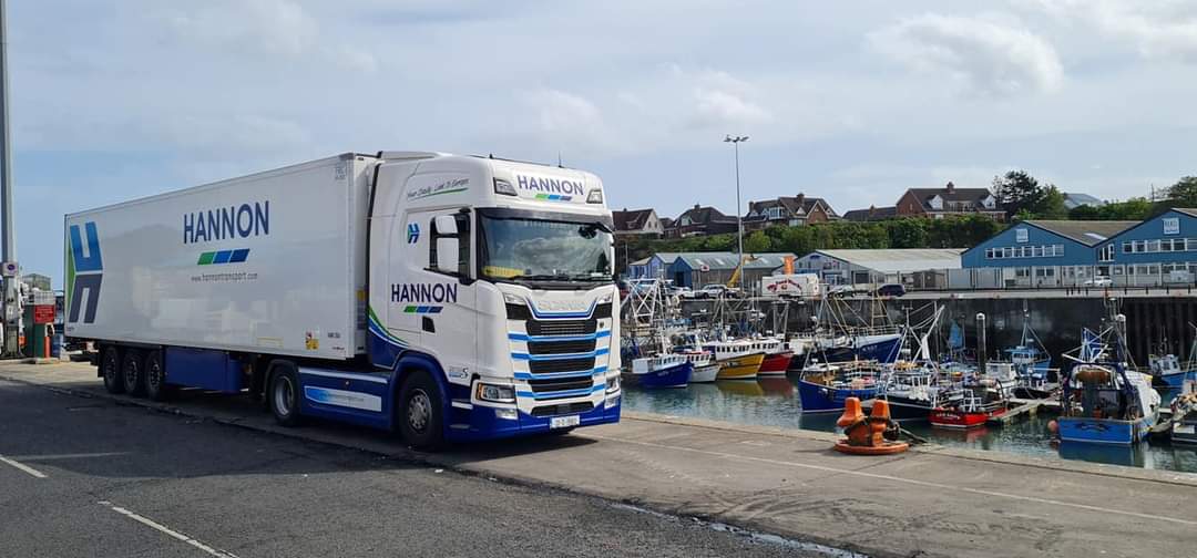 HannonTransport's tweet photo. A great day for loading fresh fish at Kilkeel Harbour🐟🦀
Ready for delivery to the Netherlands!
#fishexports #transport #dailylinktoeurope https://t.co/owdhFcOvPS