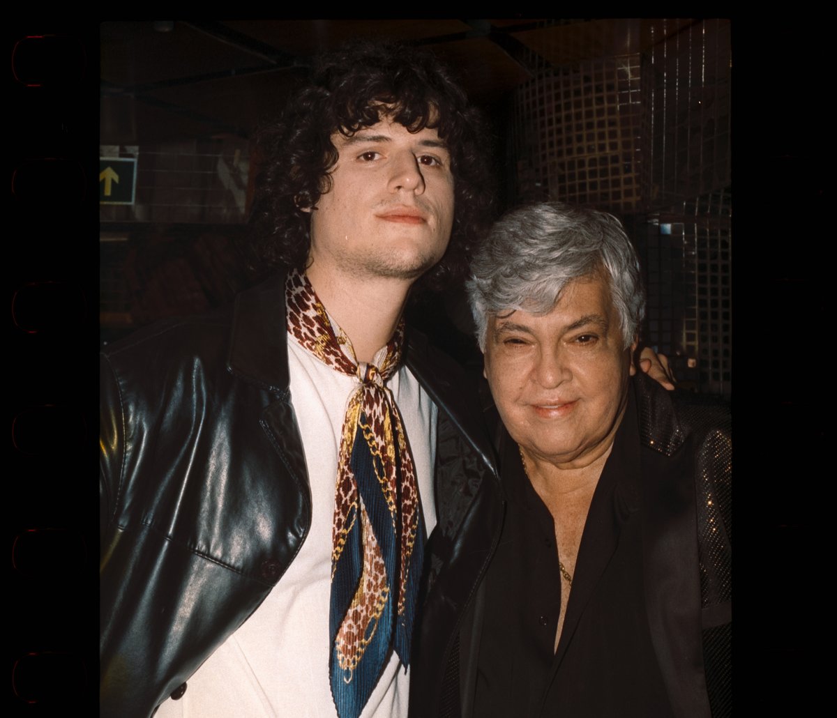 Teu, todo teu… 🕺🏻
Minha, toda minha...💃🏻

<a href="/leo_quintella/">Leo Quintella</a> e Sidney Magal passando na sua timeline pra avisar que o remix de "Meu Sangue Ferve por Você" tá no mundo pela sua plataforma de música preferida! 🌎 🎧

📷 Roberto Peccioli

#LeoQuintella #SidneyMagal